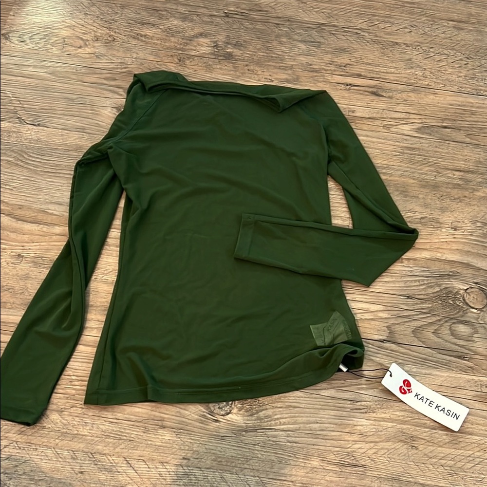 Fitted Green Long Sleeve Tee‎